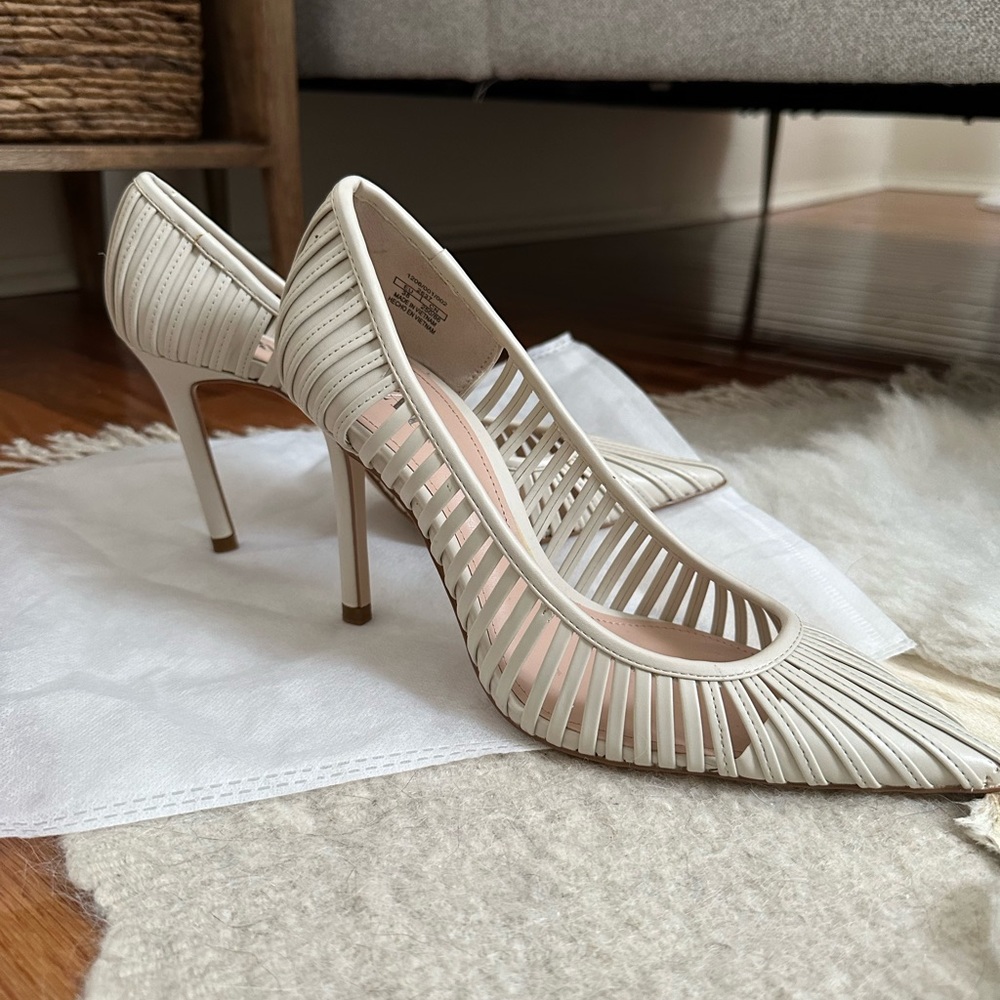Zara heels Size 38 which is 7 1/2 US.